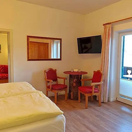 Hilleprandt - Adults Only 3*