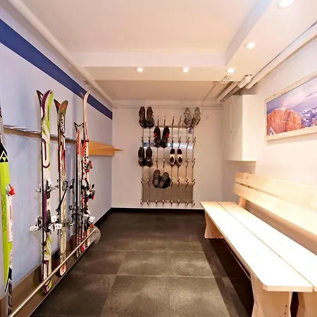 Hilleprandt - Adults Only Apartmanhotel 3*